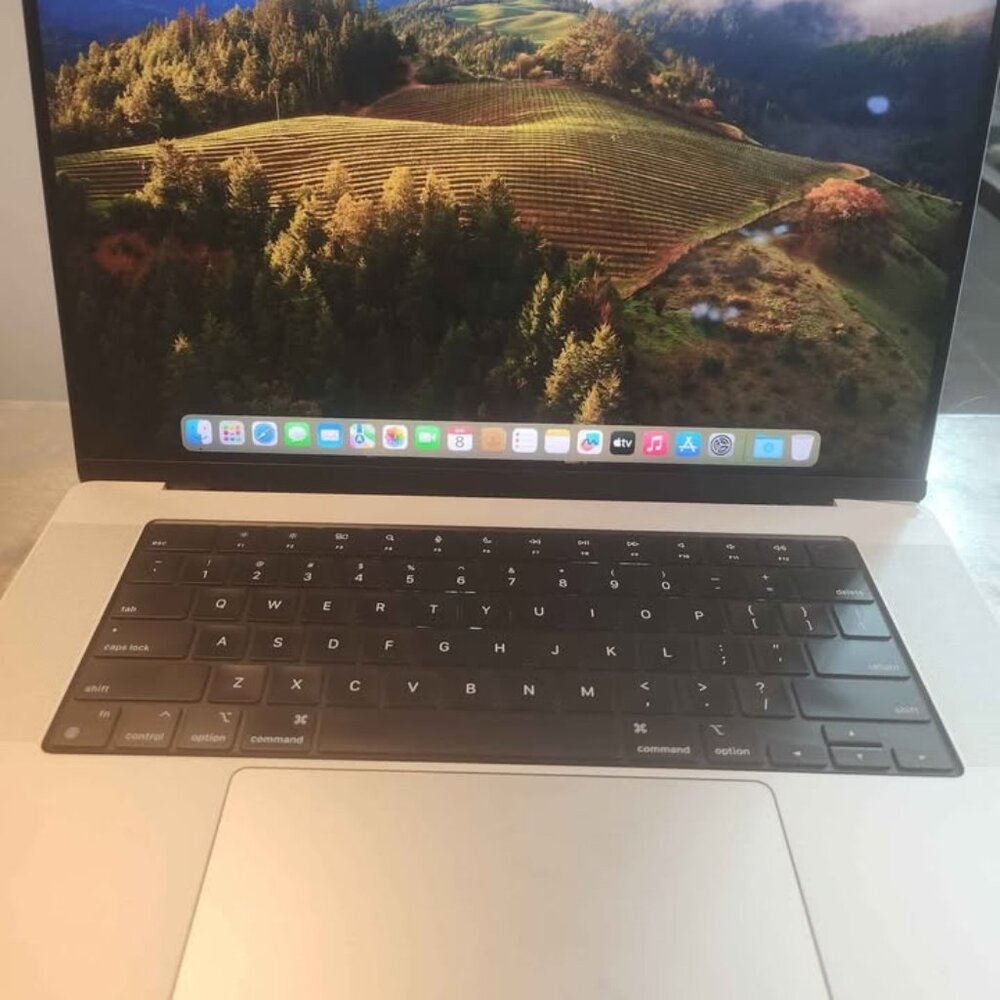 16" Macbook Pro M1 PRO 16GB 500GB ADOBE FINAL CUT LOGIC OFFICE